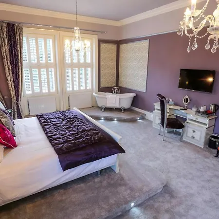 Derby Manor-2